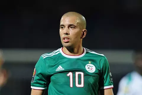 "فصل جديد في تاريخ الكرة العراقية".. أمانة بغداد يتعاقد مع الجزائري فيغولي